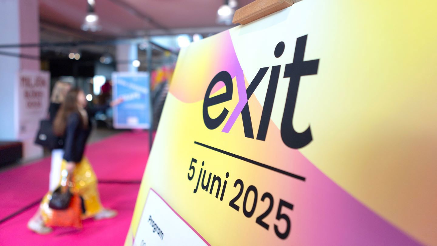exit-skylt för examenseventet
