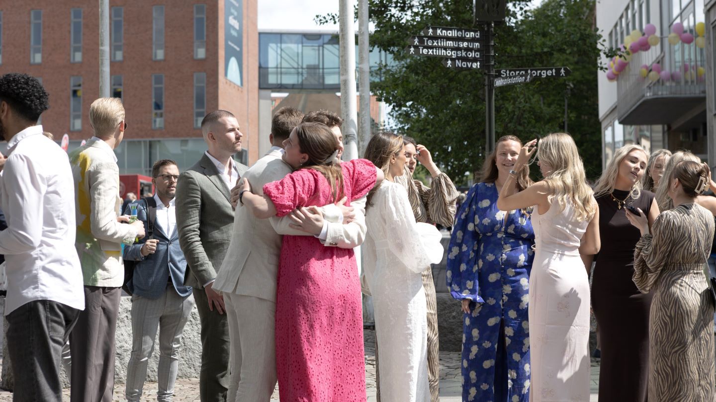 glada studenter under exit